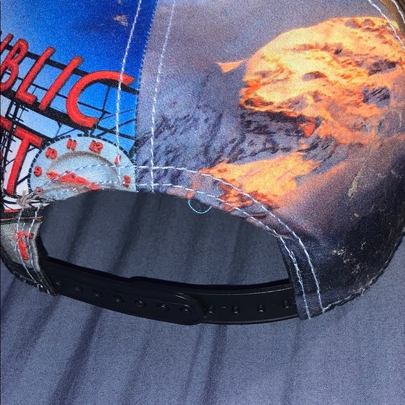 Seattle snap back - Picture 2 of 2